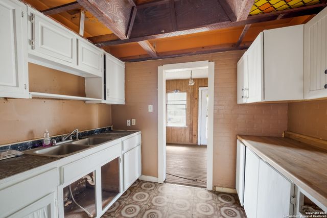 1231 Mogford, San Antonio, TX 78264