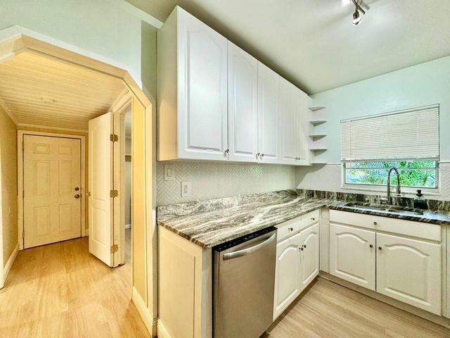 3511 BISHOP EDDIE NEWKIRK WAY, Tampa, FL 33605