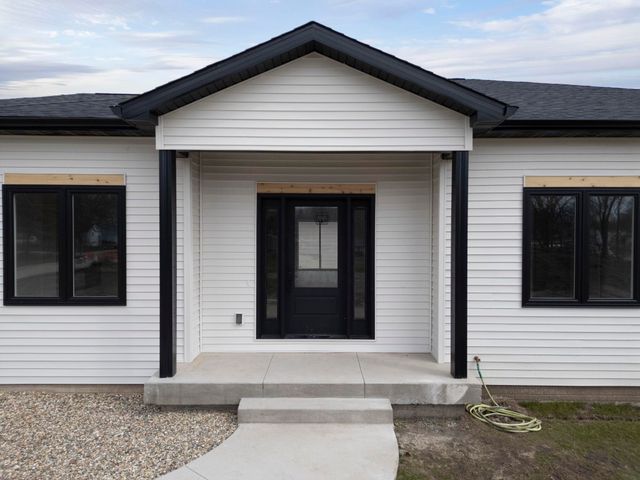 505 Sands Avenue, Janesville, IA 50647