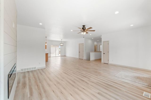 505 Sands Avenue, Janesville, IA 50647