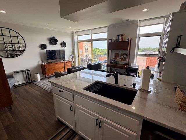 1222 Chicago Avenue 705, Evanston, IL 60202