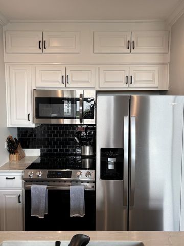 1222 Chicago Avenue 705, Evanston, IL 60202