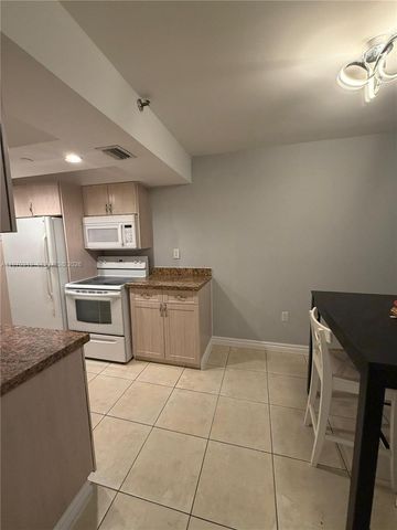 17600 N Bay Rd N907, Sunny Isles Beach, FL 33160