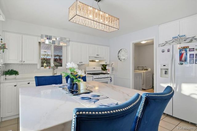 1705 Moulin Avenue, Madison Heights, MI 48071