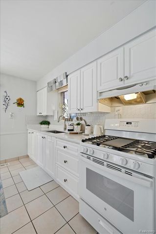 1705 Moulin Avenue, Madison Heights, MI 48071