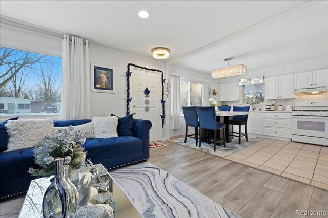 1705 Moulin Avenue, Madison Heights, MI 48071