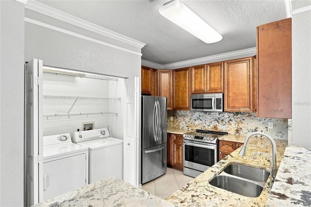 4333 BAYSIDE VILLAGE DRIVE 206, Tampa, FL 33615
