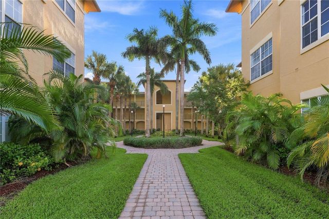 4333 BAYSIDE VILLAGE DRIVE 206, Tampa, FL 33615