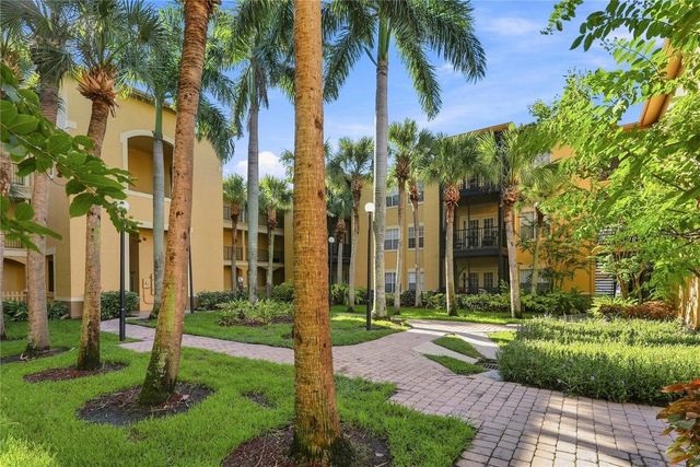 4333 BAYSIDE VILLAGE DRIVE 206, Tampa, FL 33615
