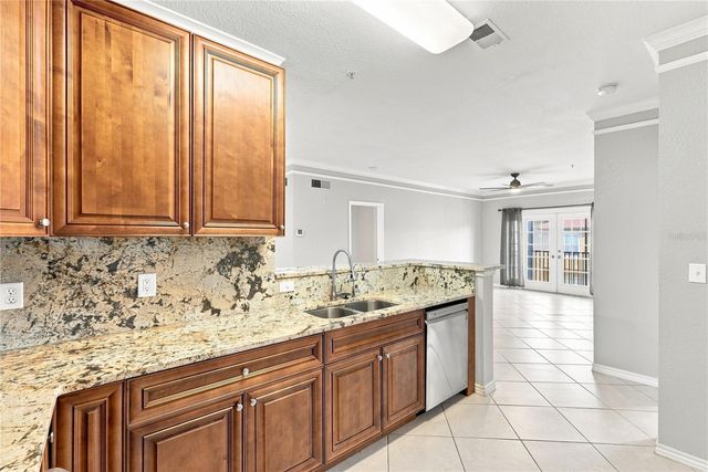 4333 BAYSIDE VILLAGE DRIVE 206, Tampa, FL 33615