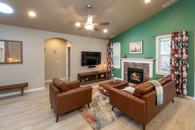 20417 SE Senden Lane, Bend, OR 97702
