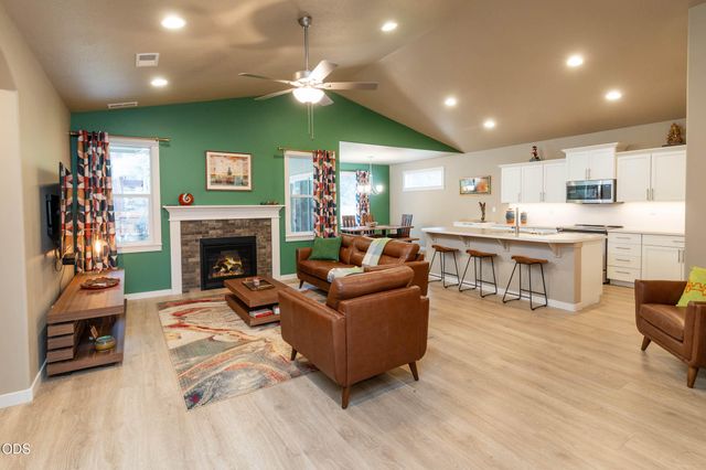 20417 SE Senden Lane, Bend, OR 97702