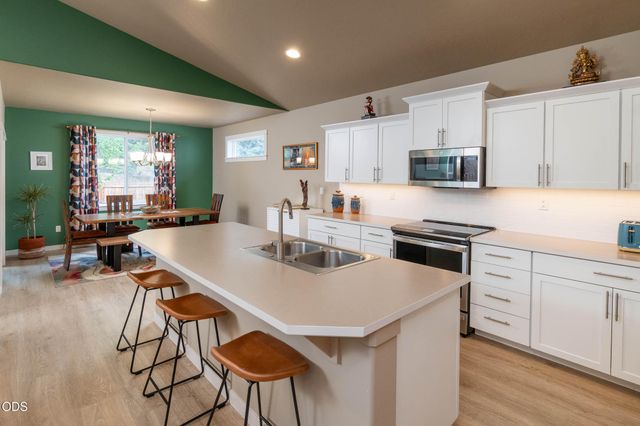 20417 SE Senden Lane, Bend, OR 97702