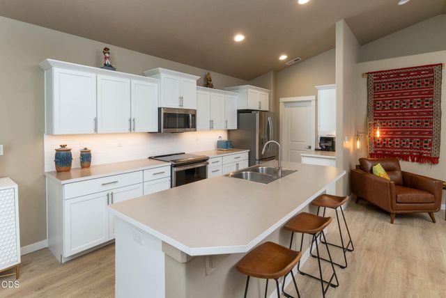 20417 SE Senden Lane, Bend, OR 97702