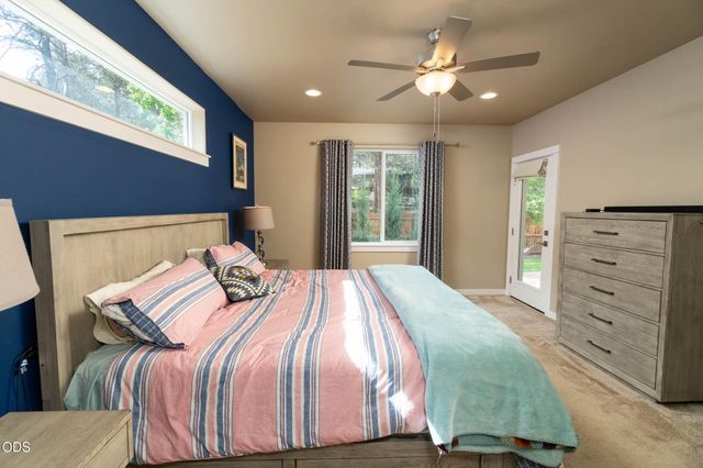 20417 SE Senden Lane, Bend, OR 97702