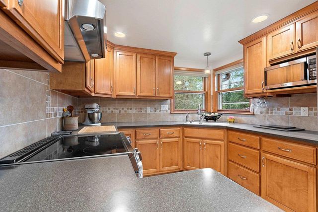 2857 ST ANN DRIVE, Green Bay, WI 54311