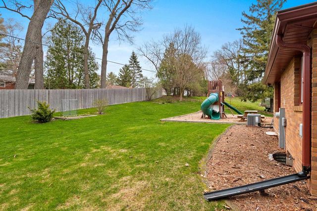 2857 ST ANN DRIVE, Green Bay, WI 54311
