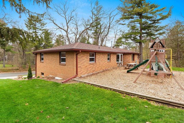 2857 ST ANN DRIVE, Green Bay, WI 54311
