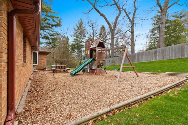 2857 ST ANN DRIVE, Green Bay, WI 54311