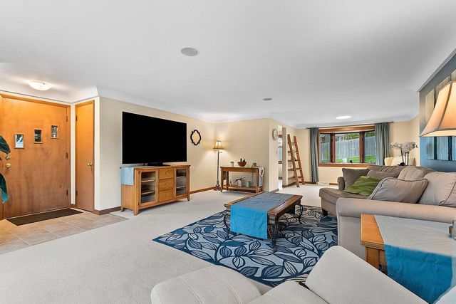2857 ST ANN DRIVE, Green Bay, WI 54311