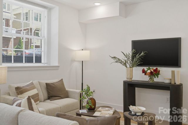 201 Grandin Road 5, Charlotte, NC 28208