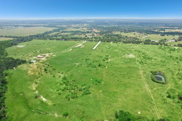 1019 Felicia Street, Oak Ridge, TX 75161