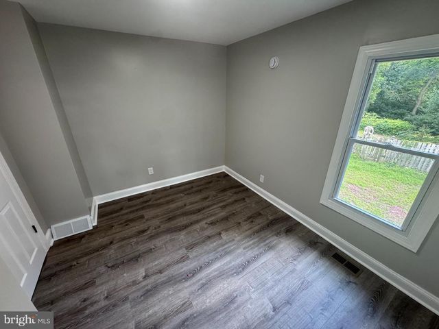 153 S 2ND ST S, Millville, NJ 08332