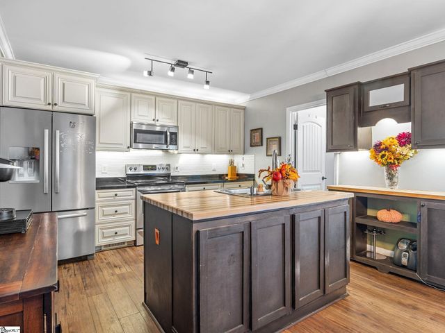 17 Crystal Avenue, Greenville, SC 29605