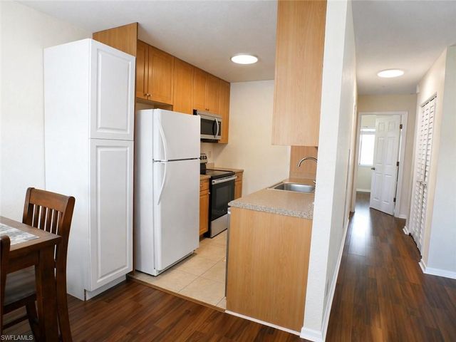 4615 Bayshore DR E8, Naples, FL 34112