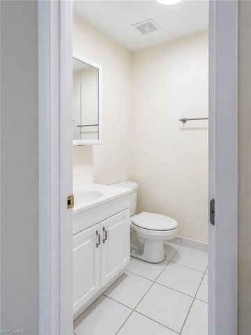 4615 Bayshore DR E8, Naples, FL 34112