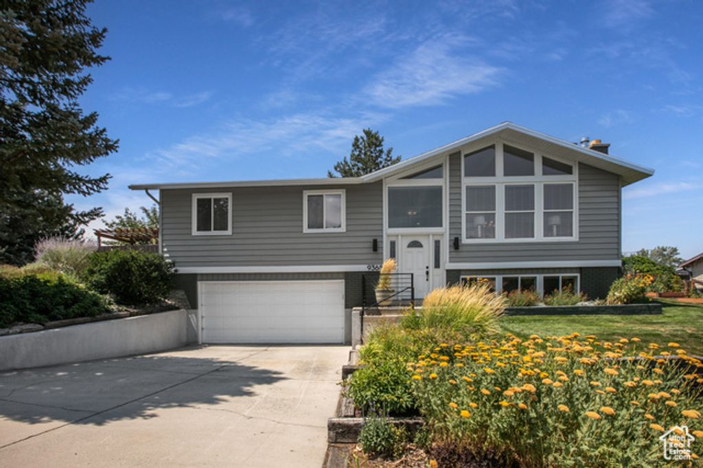 9368 S STERLING DR, Sandy, UT 84093