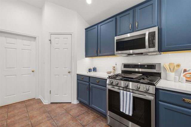 6706 Debcoe DR, Austin, TX 78749