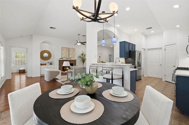 6706 Debcoe DR, Austin, TX 78749