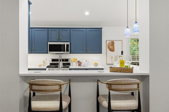 6706 Debcoe DR, Austin, TX 78749