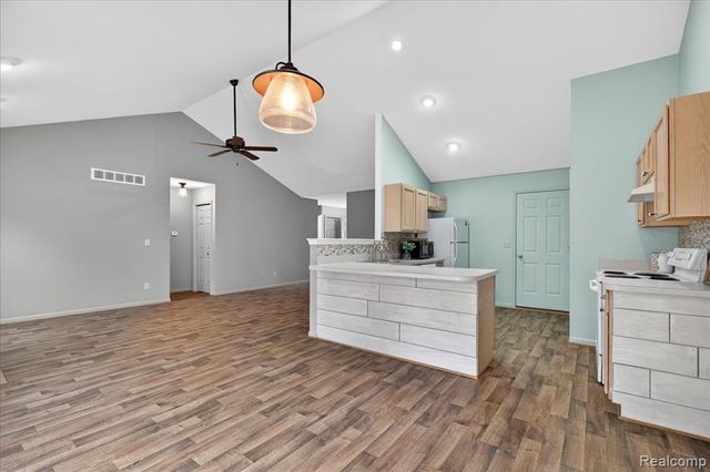 2089 W Ridge Drive, Davison, MI 48423