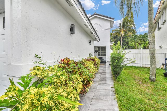 651 SW 176TH Avenue, Pembroke Pines, FL 33029