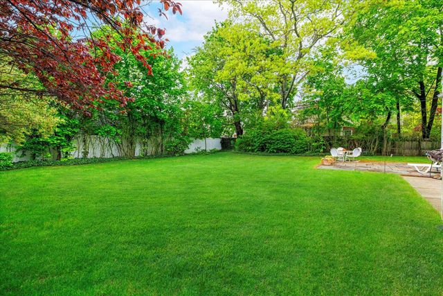 39 Searing Street, Rockville Centre, NY 11570