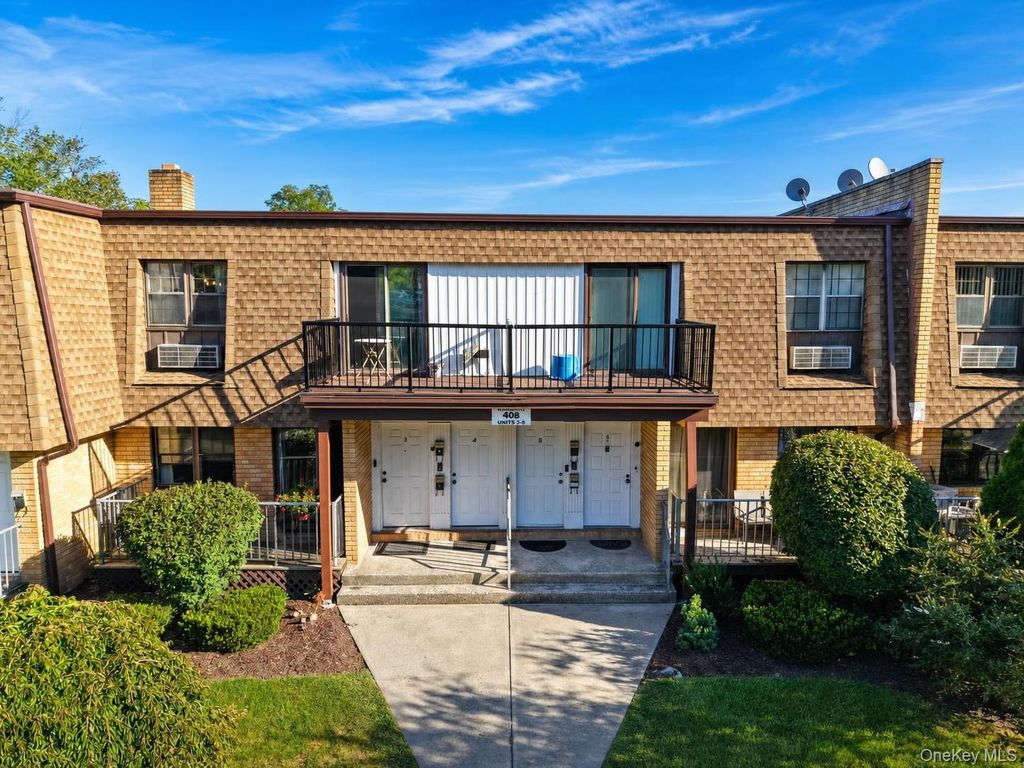 408 Carpenter Avenue 4, Newburgh, NY 12550 — photo 2