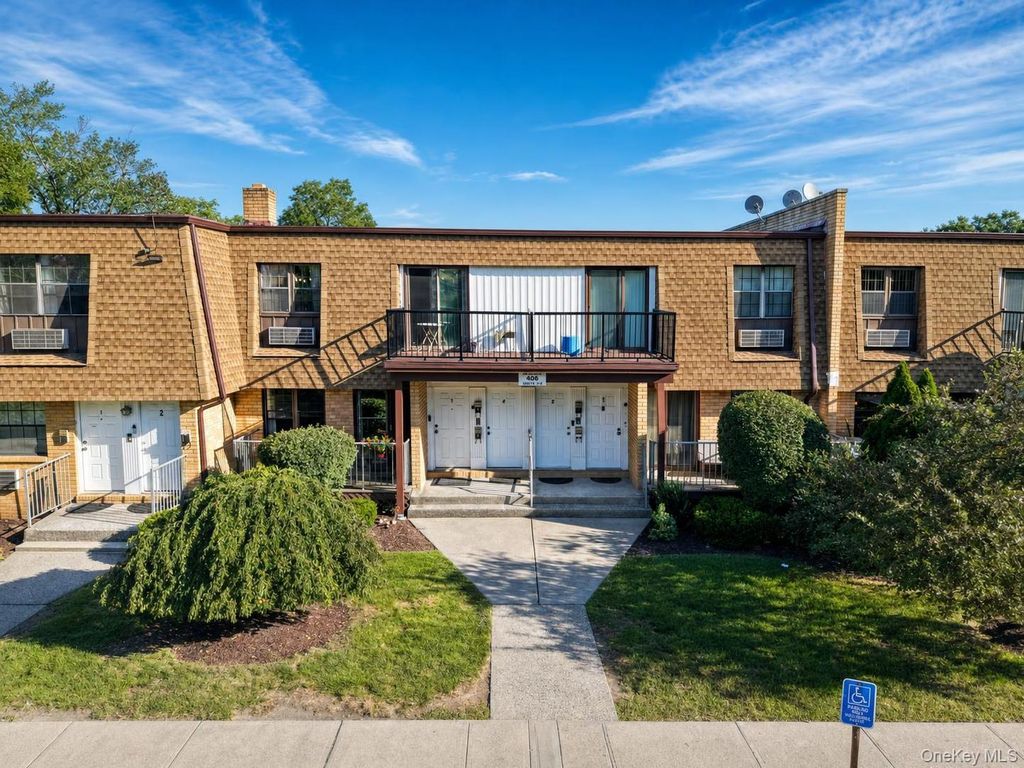 408 Carpenter Avenue 4, Newburgh, NY 12550 — photo 3