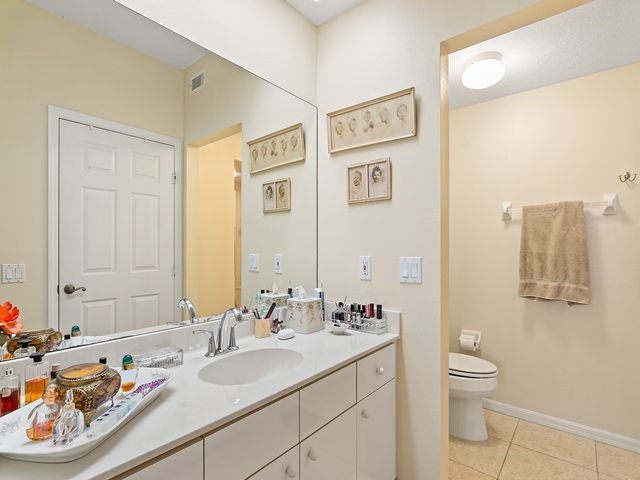 1930 Westminster Circle 11-1, Vero Beach, FL 32966