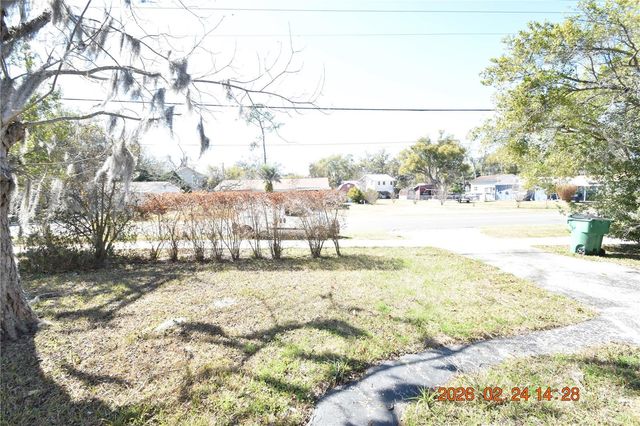 5028 16TH STREET, Zephyrhills, FL 33542