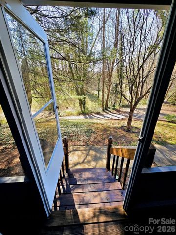 41 W Skyland Circle, Woodfin, NC 28804