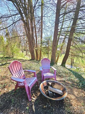 41 W Skyland Circle, Woodfin, NC 28804