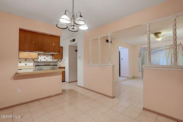 7925 Broadway Drive, El Paso, TX 79915