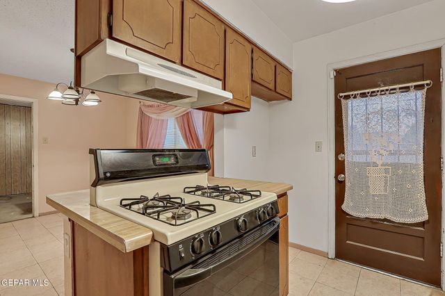 7925 Broadway Drive, El Paso, TX 79915