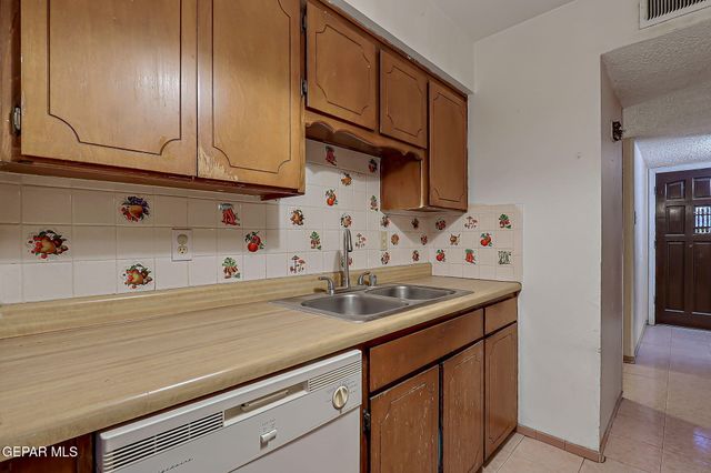 7925 Broadway Drive, El Paso, TX 79915