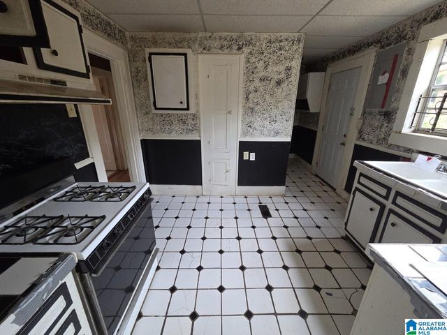 1240 18TH STREET SW, Birmingham, AL 35211