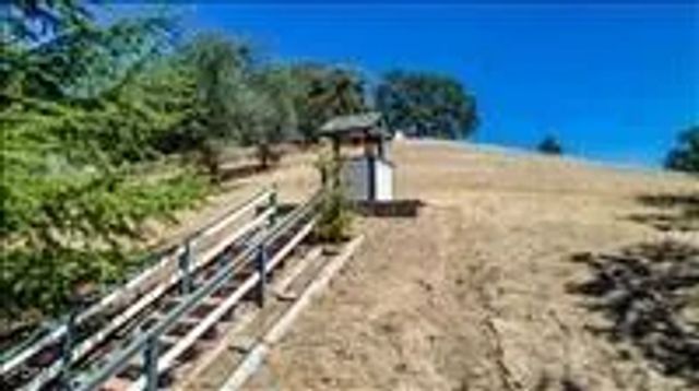 30435 Horsethief Drive, Tehachapi, CA 93561