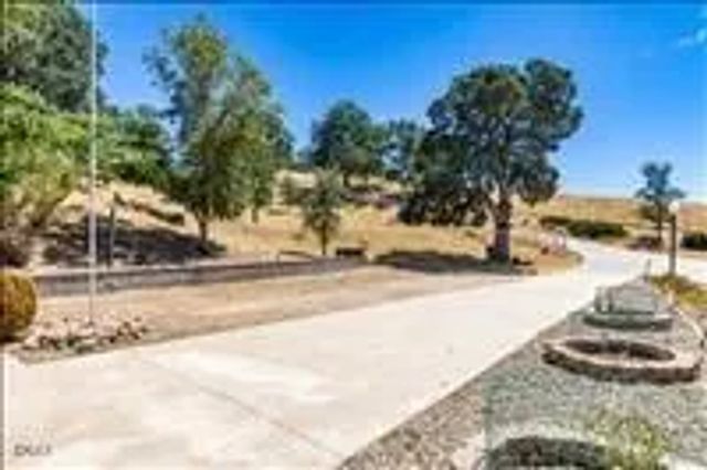 30435 Horsethief Drive, Tehachapi, CA 93561