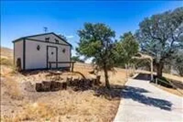 30435 Horsethief Drive, Tehachapi, CA 93561